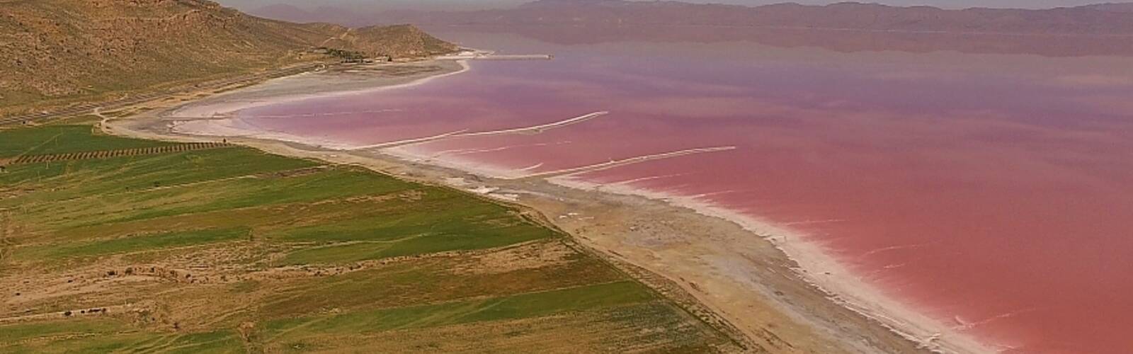 البحيرة الحمراء في إيران